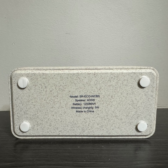 [LIMITED EDITION] SOAR ECO Charging Wireless Speaker (Good as NEW) - Picture 5 of 8